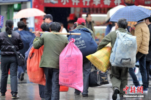 聚焦春節(jié)“恐歸族”：近鄉(xiāng)情怯，恐懼何來？(圖)